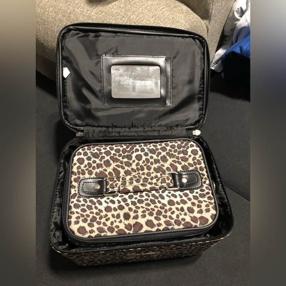 Makeup/ travel bag - Picture 3 of 5